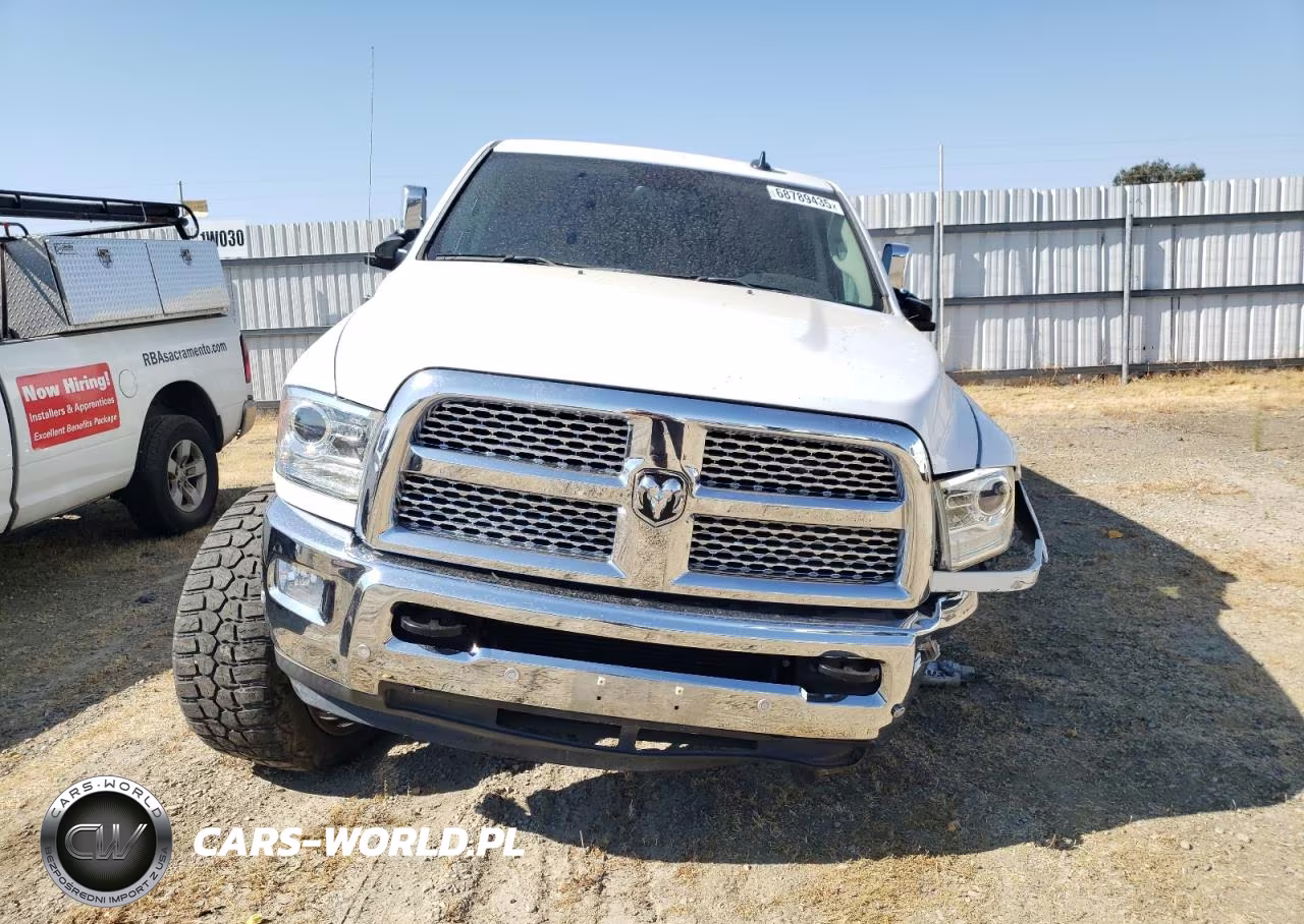 2018 Ram 2500 Laramie Laramie VIN:3C6UR5NL6JG106108 - 5