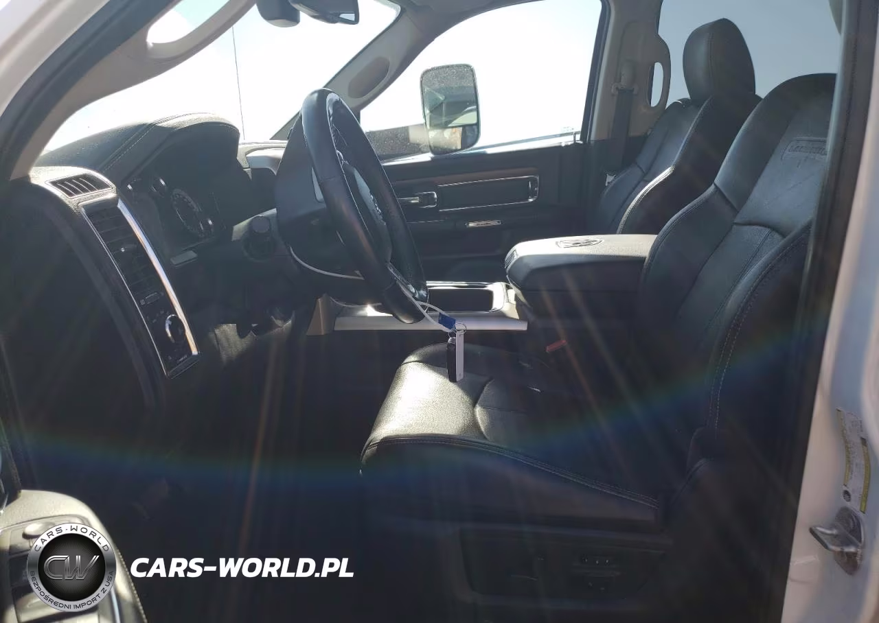 2018 Ram 2500 Laramie Laramie VIN:3C6UR5NL6JG106108 - 7
