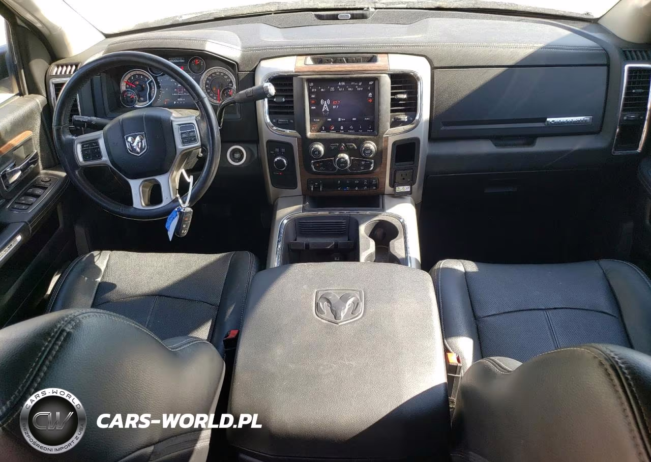 2018 Ram 2500 Laramie Laramie VIN:3C6UR5NL6JG106108 - 8