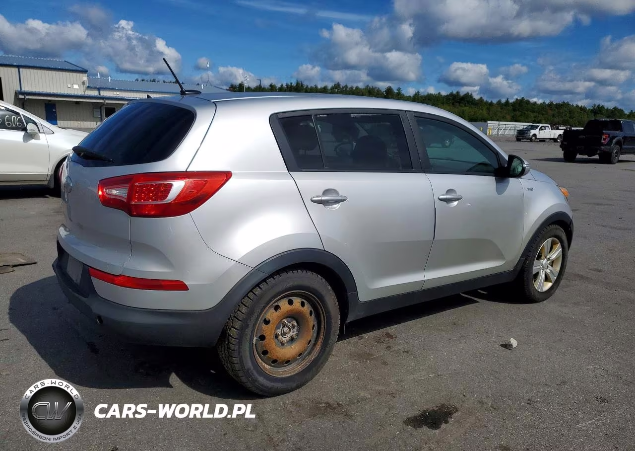 2013 Kia Sportage Lx VIN:KNDPBCA29D7418984 - 3