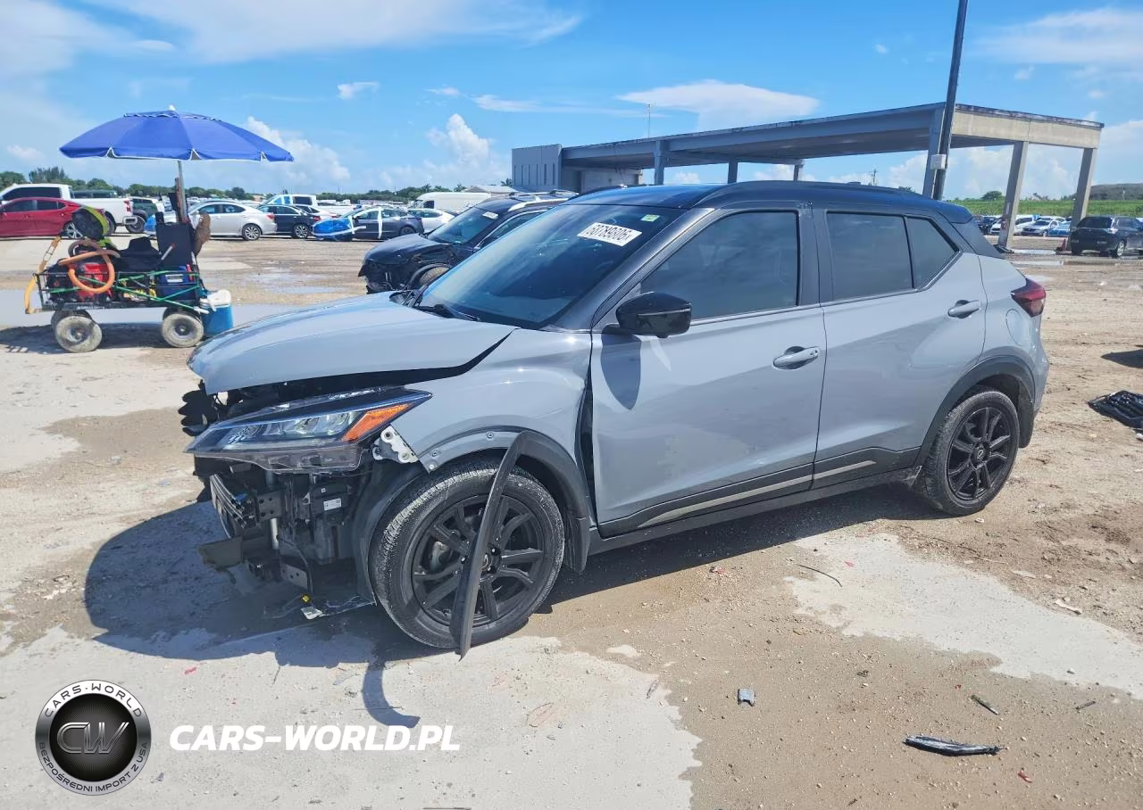 2023 Nissan Kicks Sr