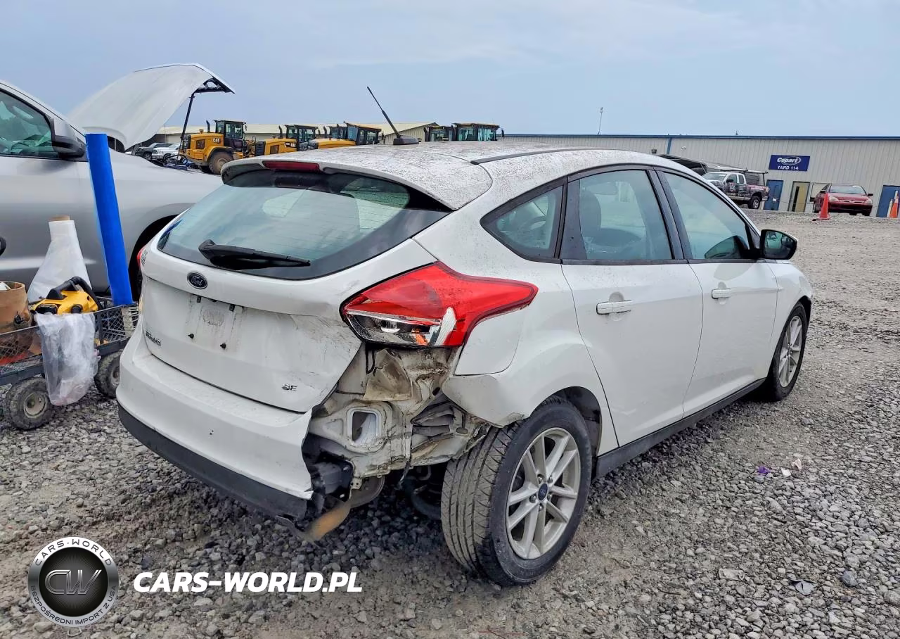 2017 Ford Focus Se VIN:1FADP3K25HL322341 - 3