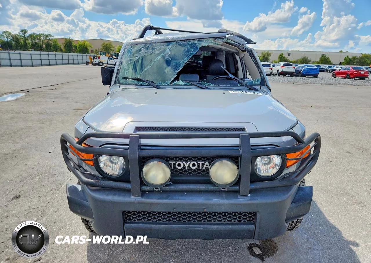 2013 Toyota Fj Cruiser Base VIN:JTEBU4BFXDK155960 - 5
