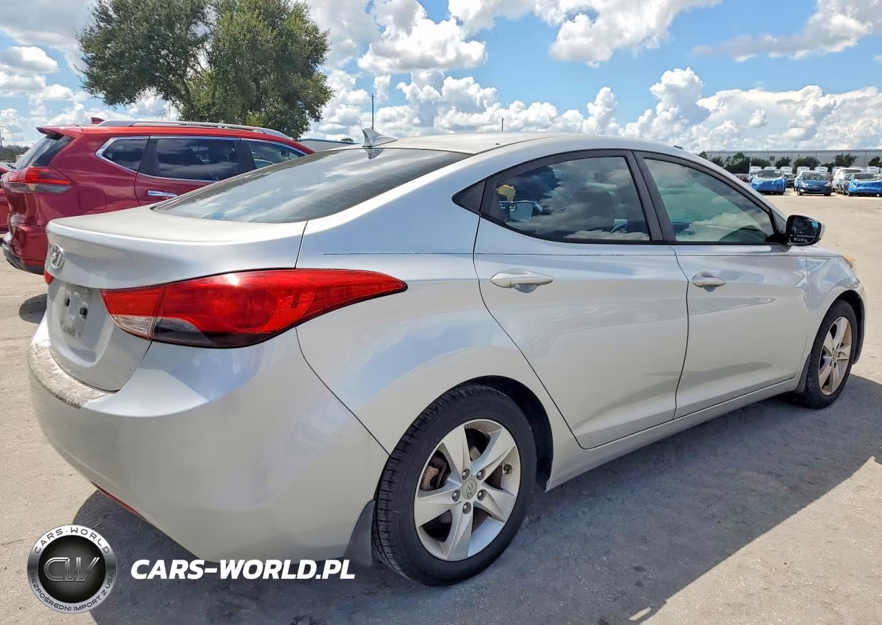 2013 Hyundai Elantra Gls VIN:5NPDH4AE6DH268524 - 3