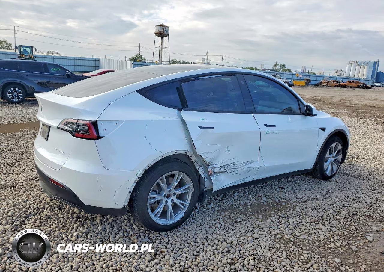 2022 Tesla Model Y VIN:7SAYGDEE6NF451472 - 3