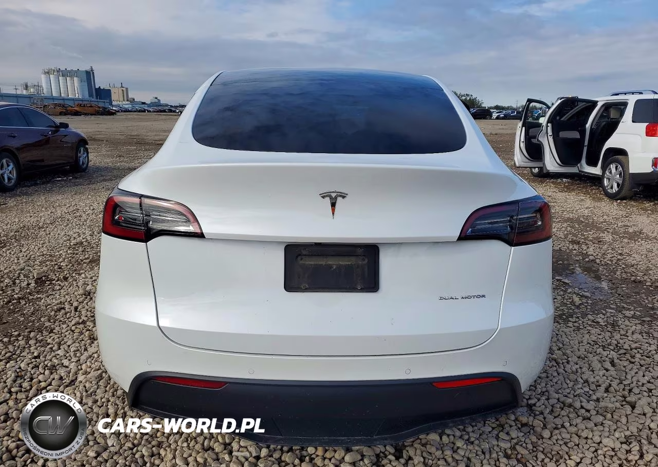 2022 Tesla Model Y VIN:7SAYGDEE6NF451472 - 6