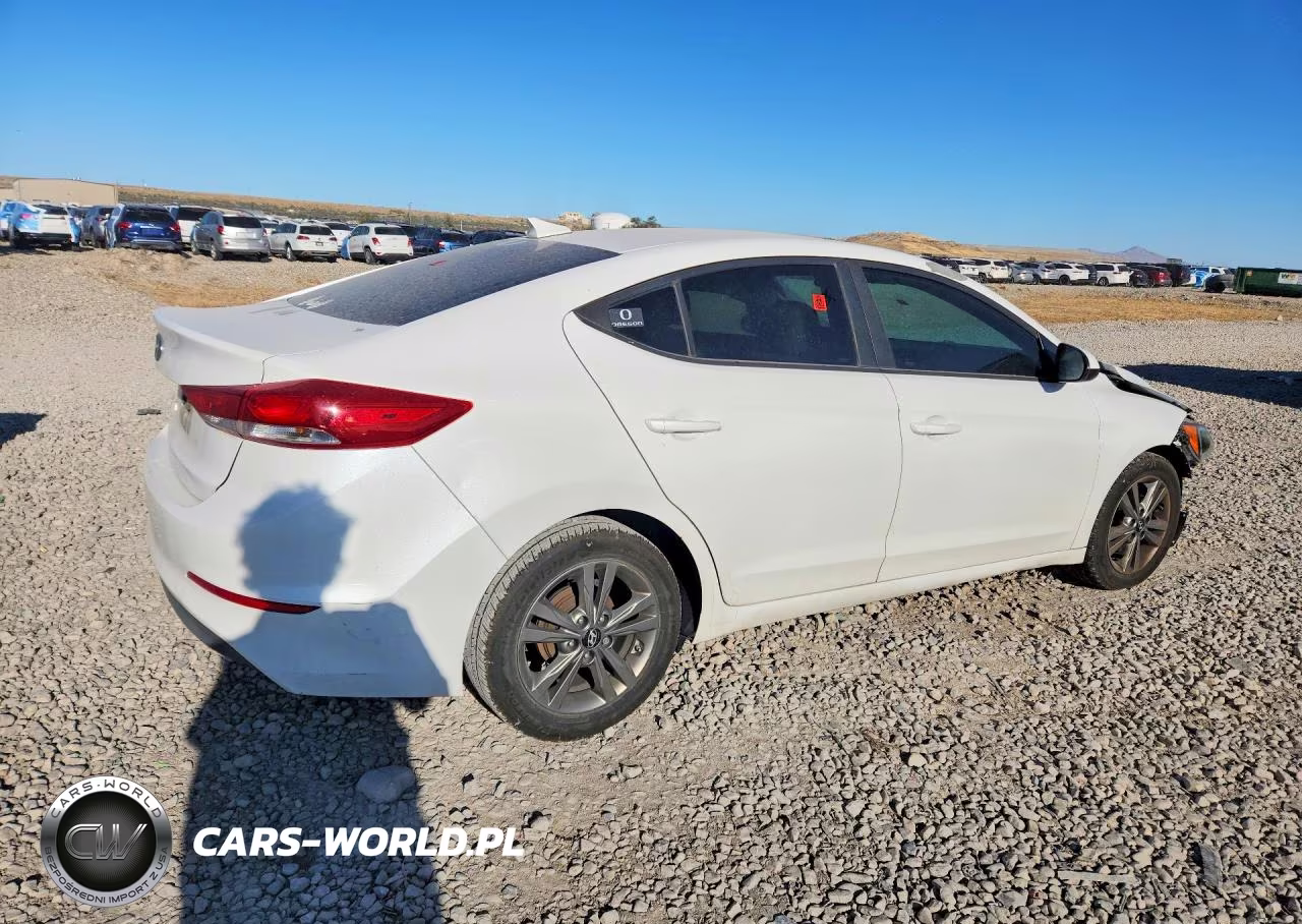 2017 Hyundai Elantra Se VIN:5NPD84LF2HH159358 - 3