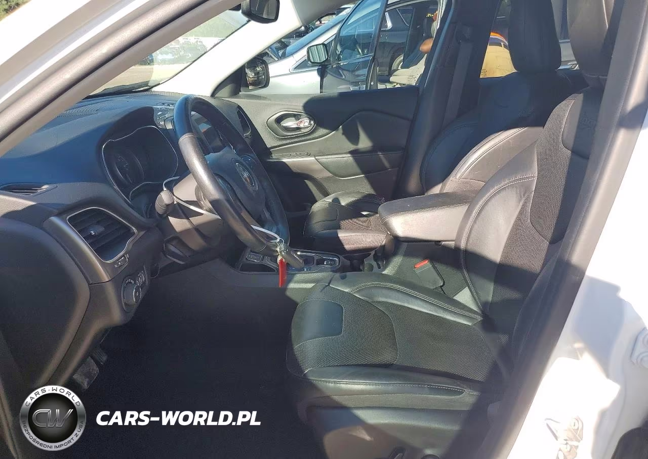 2021 Jeep Cherokee Latitude Lux VIN:1C4PJLMX8MD107347 - 7