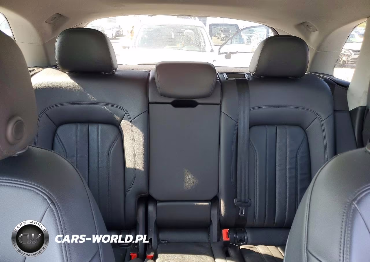 2018 Audi Q5 Premium VIN:WA1ANAFYXJ2004534 - 10