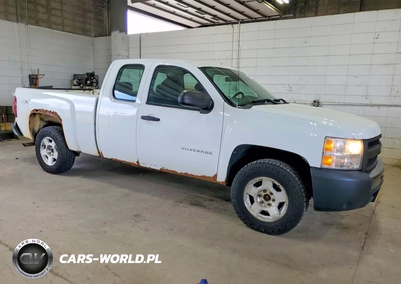 2010 Chevrolet Silverado K1500 VIN:1GCSKPE35AZ232542 - 4