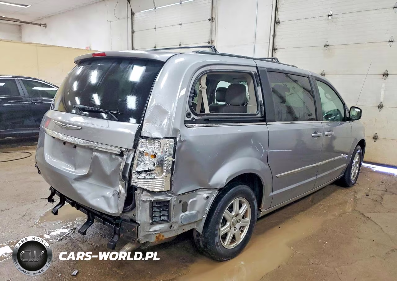 2013 Chrysler Town & Country Touring VIN:2C4RC1BG5DR556251 - 3