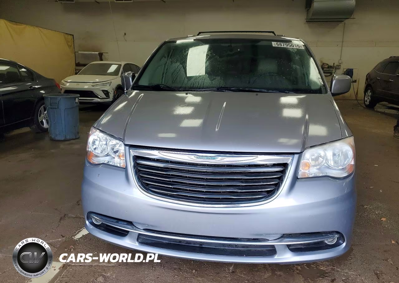 2013 Chrysler Town & Country Touring VIN:2C4RC1BG5DR556251 - 5