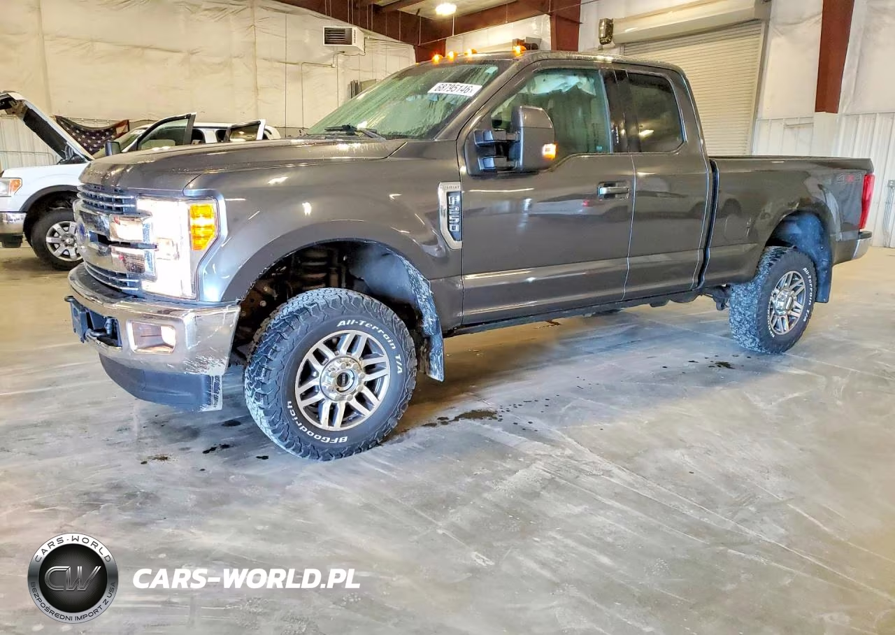 2017 Ford F250 Super Duty VIN:1FT7X2B63HEE26061 - 1