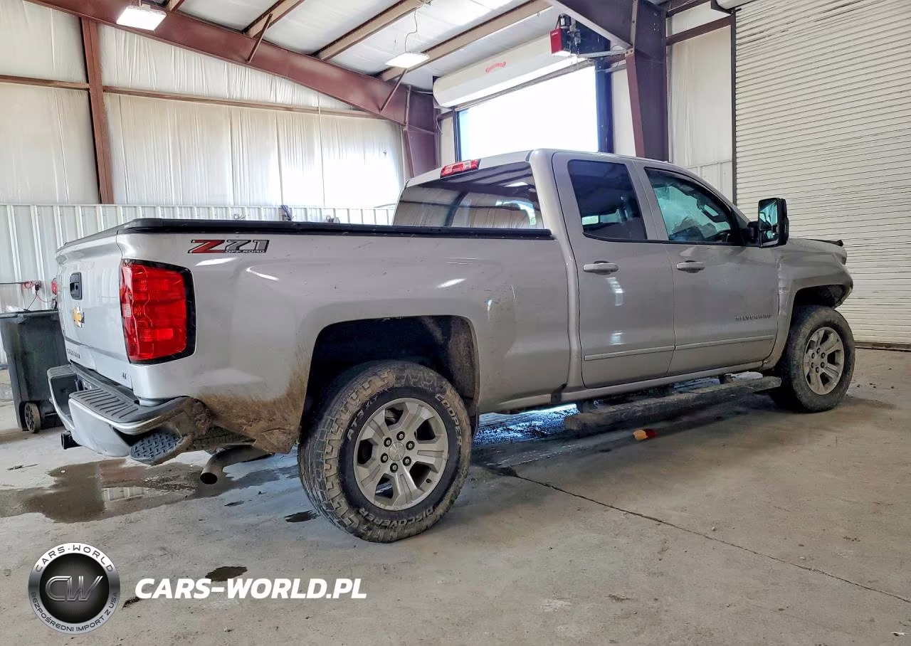 2018 Chevrolet Silverado K1500 Lt VIN:1GCVKREH0JZ351622 - 3