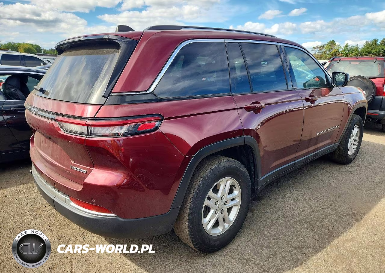 2023 Jeep Grand Cherokee Laredo VIN:1C4RJHAG2P8710351 - 3