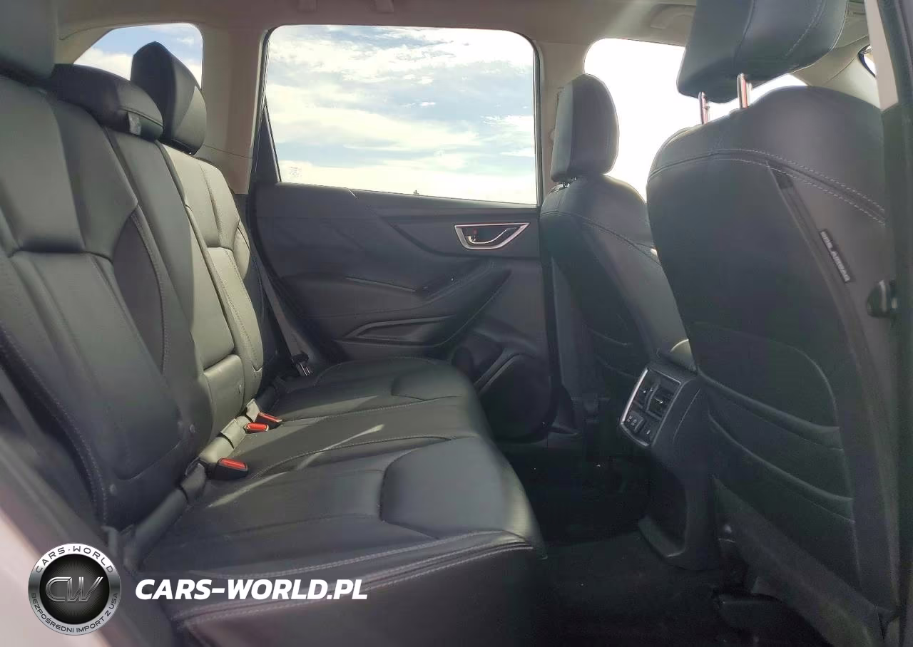 2019 Subaru Forester Touring VIN:JF2SKAWC2KH415711 - 11