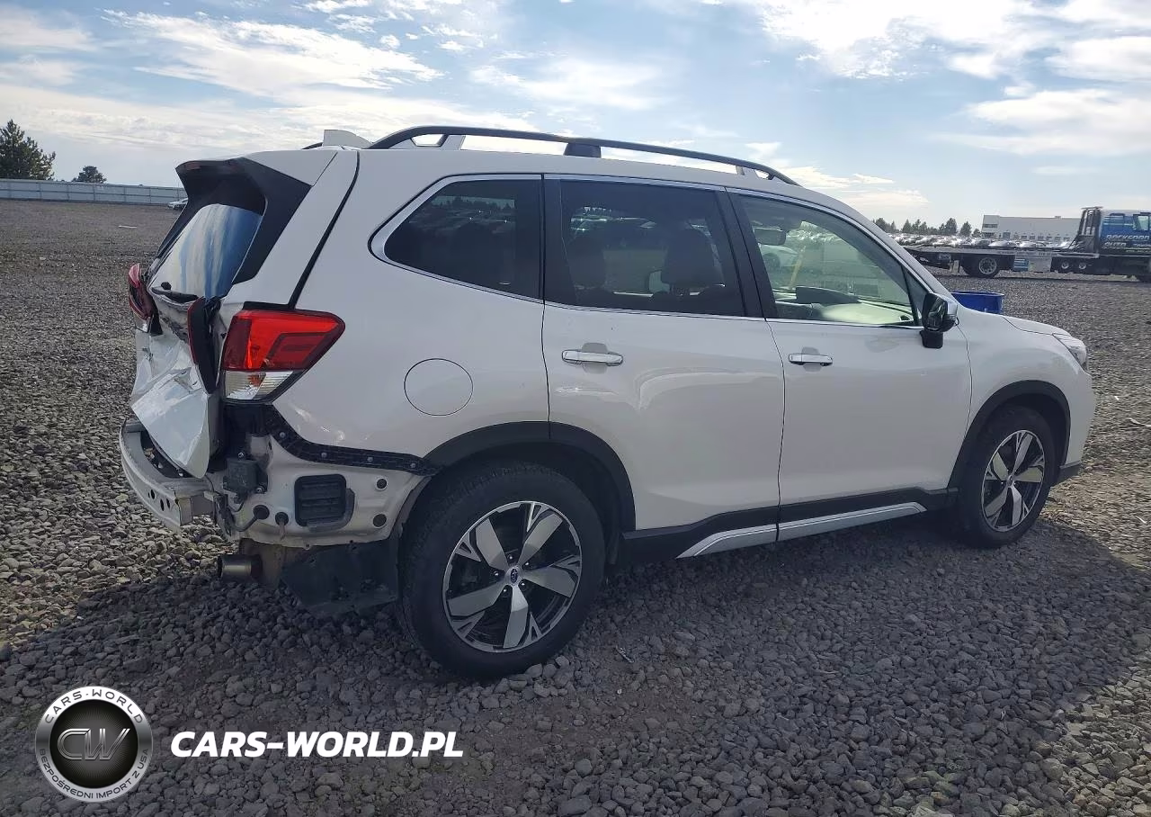 2019 Subaru Forester Touring VIN:JF2SKAWC2KH415711 - 3