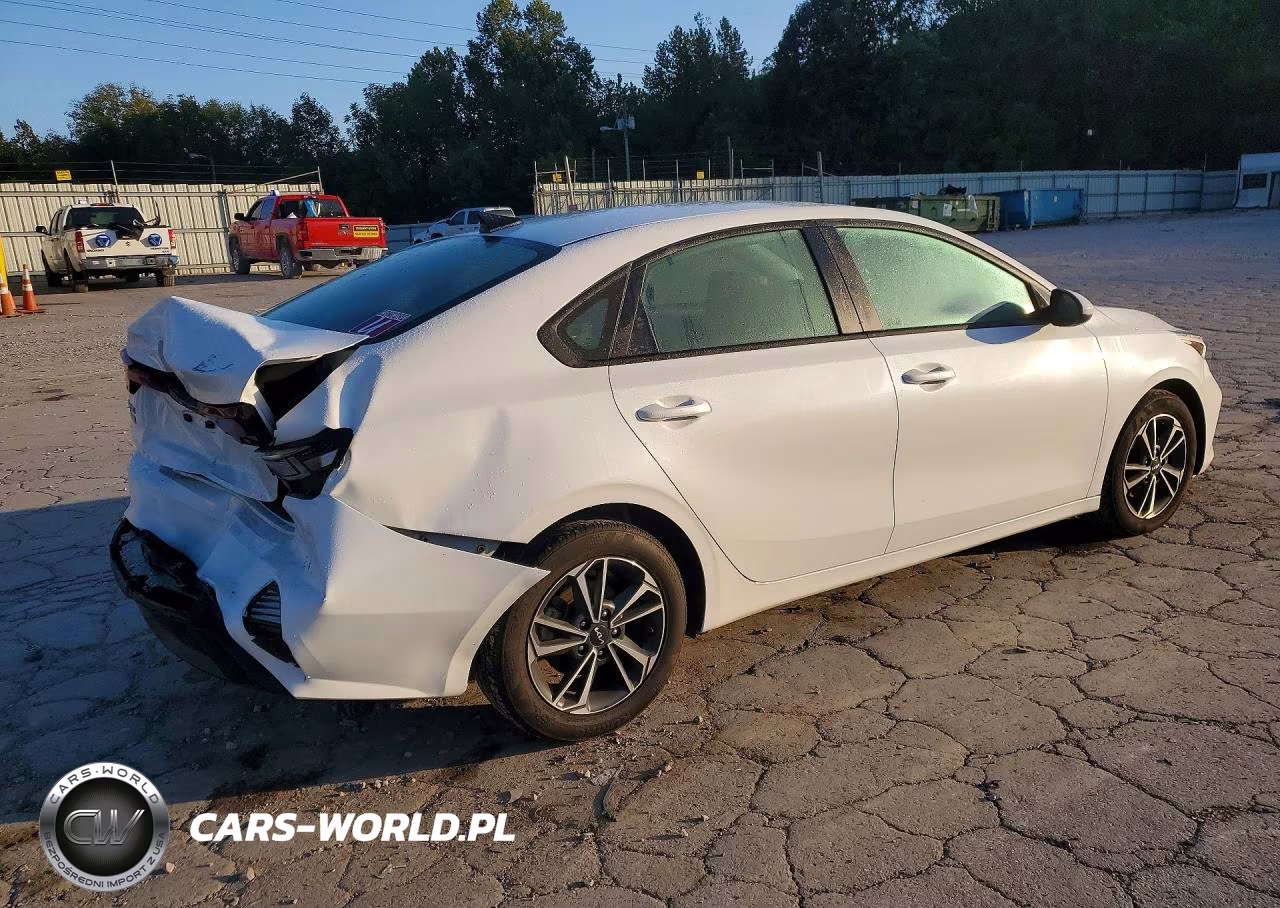 2024 Kia Forte Lxs VIN:3KPF24AD3RE732186 - 3