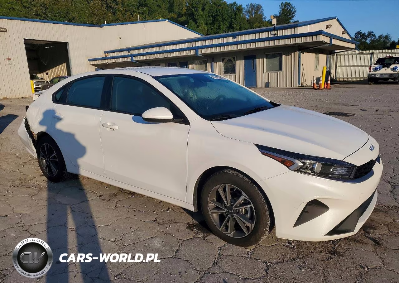 2024 Kia Forte Lxs VIN:3KPF24AD3RE732186 - 4