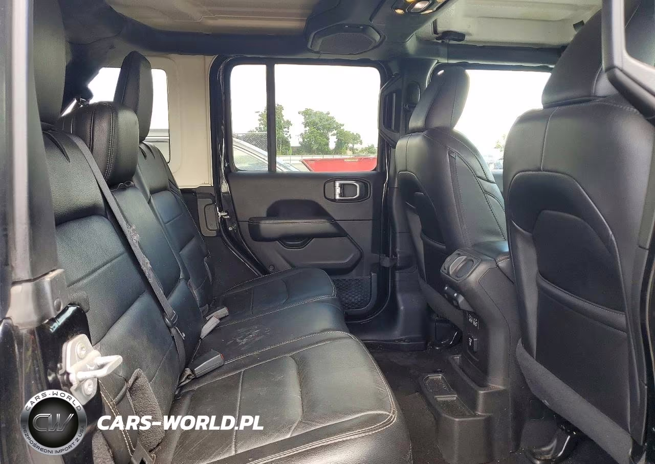 2019 Jeep Wrangler Unlimited Sahara VIN:1C4HJXEN0KW690510 - 11