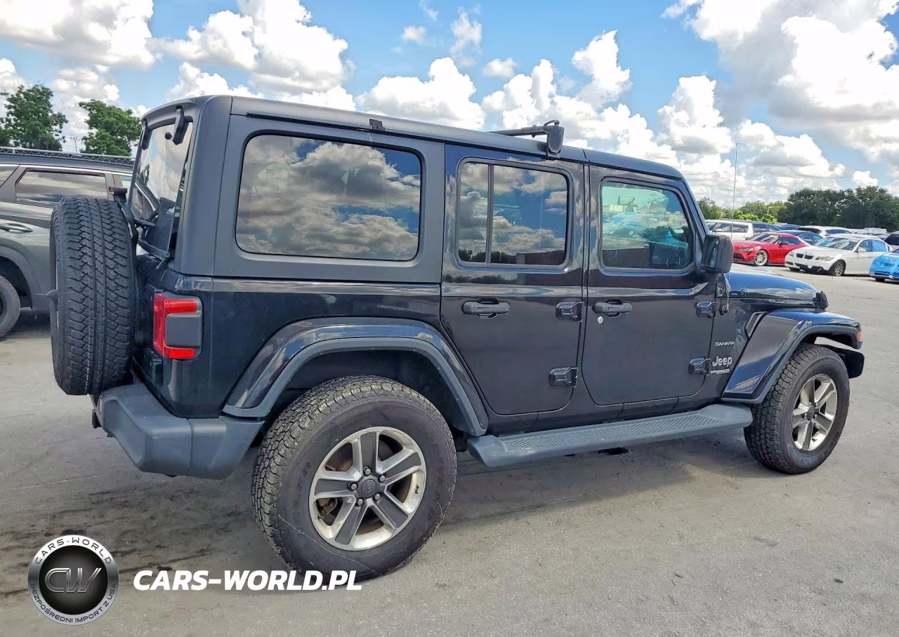 2019 Jeep Wrangler Unlimited Sahara VIN:1C4HJXEN0KW690510 - 3