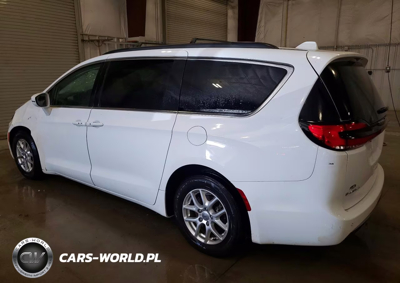 2022 Chrysler Pacifica Touring L VIN:2C4RC1BG5NR109744 - 2
