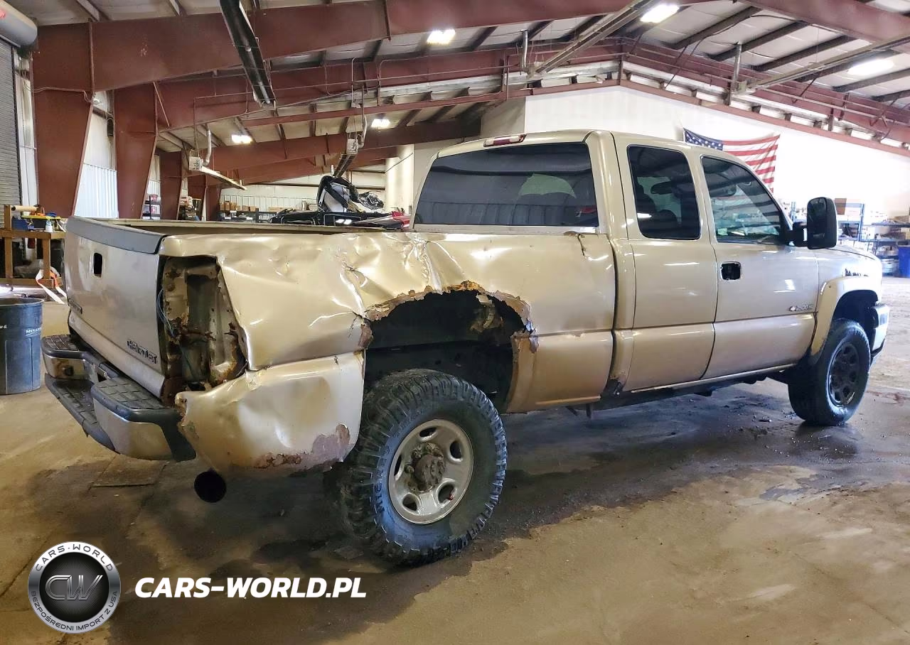 2004 Chevrolet Silverado C2500 Heavy Duty VIN:1GCHC29U54E350423 - 3