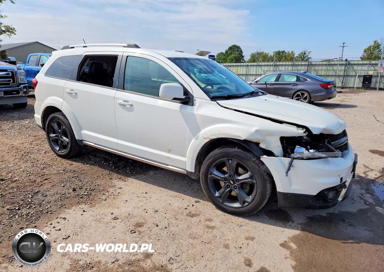 2018 Dodge Journey Crossroad VIN:3C4PDDGG0JT278267 - 4