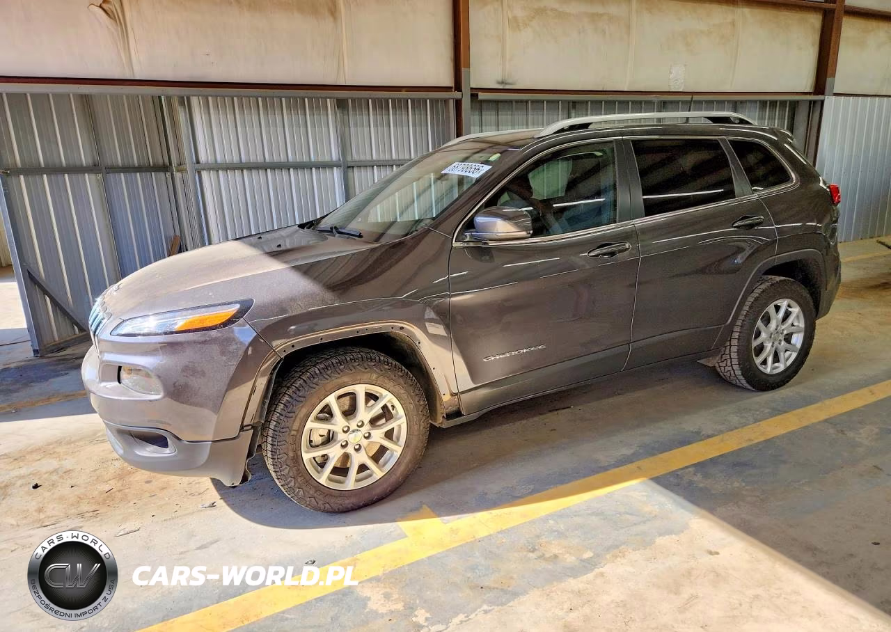 2016 Jeep Cherokee Latitude VIN:1C4PJMCSXGW211357 - 1