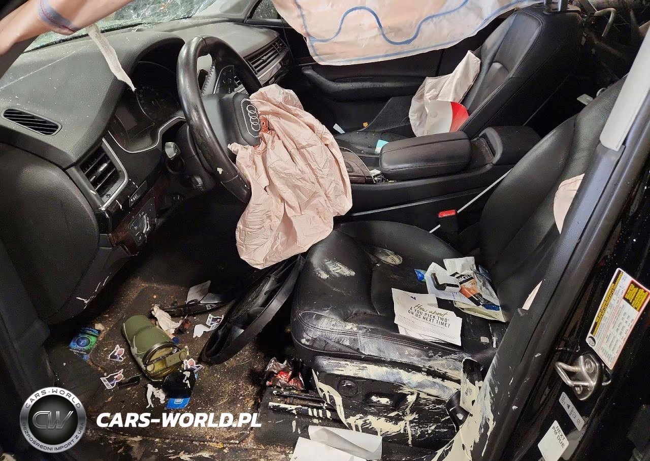 2018 Audi Q7 Premium Plus VIN:WA1LAAF73JD021370 - 7