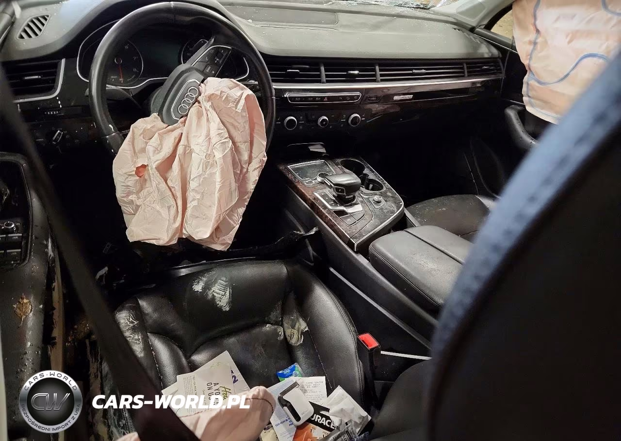 2018 Audi Q7 Premium Plus VIN:WA1LAAF73JD021370 - 8
