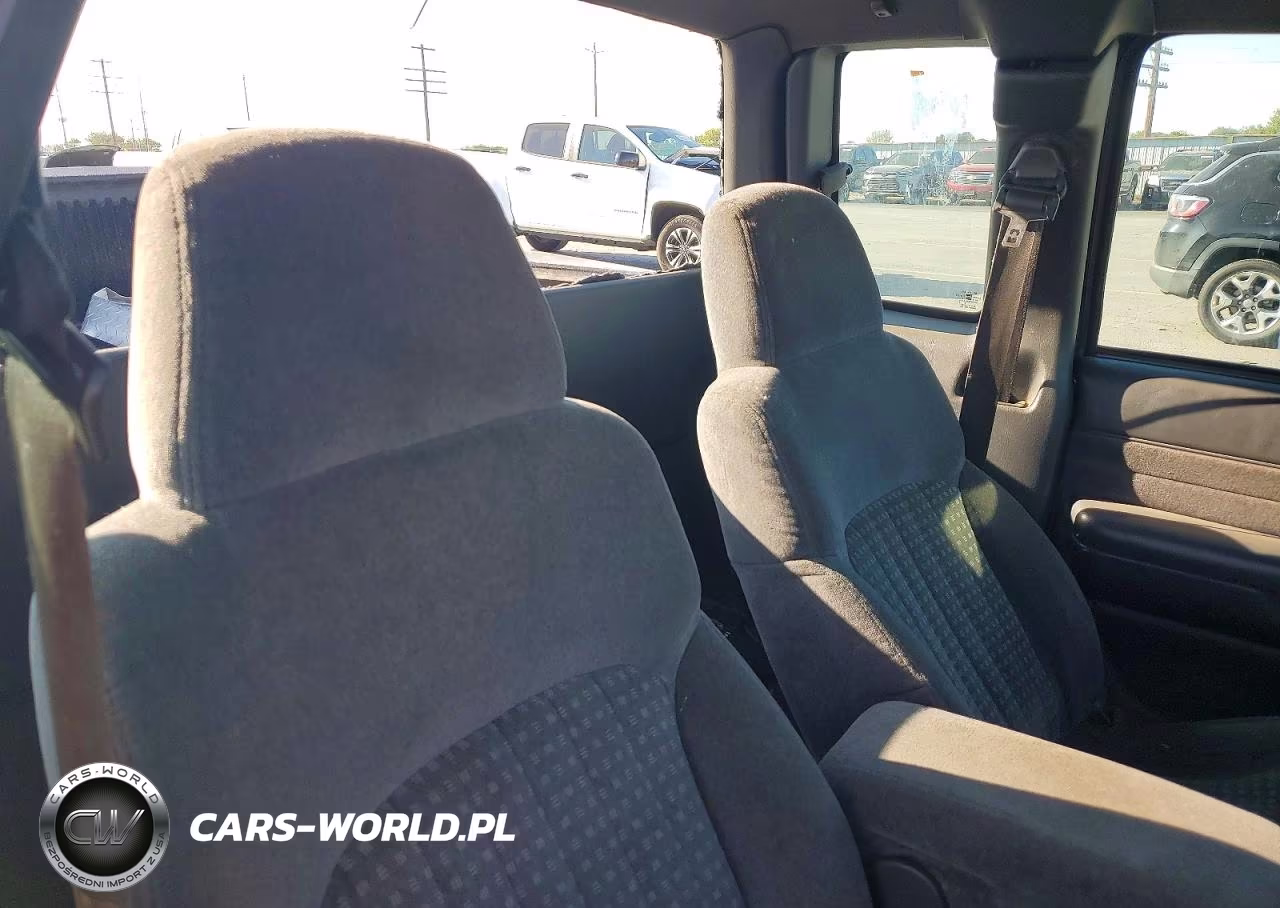 1998 Chevrolet S Truck S10 VIN:1GCCS1942W8168090 - 10