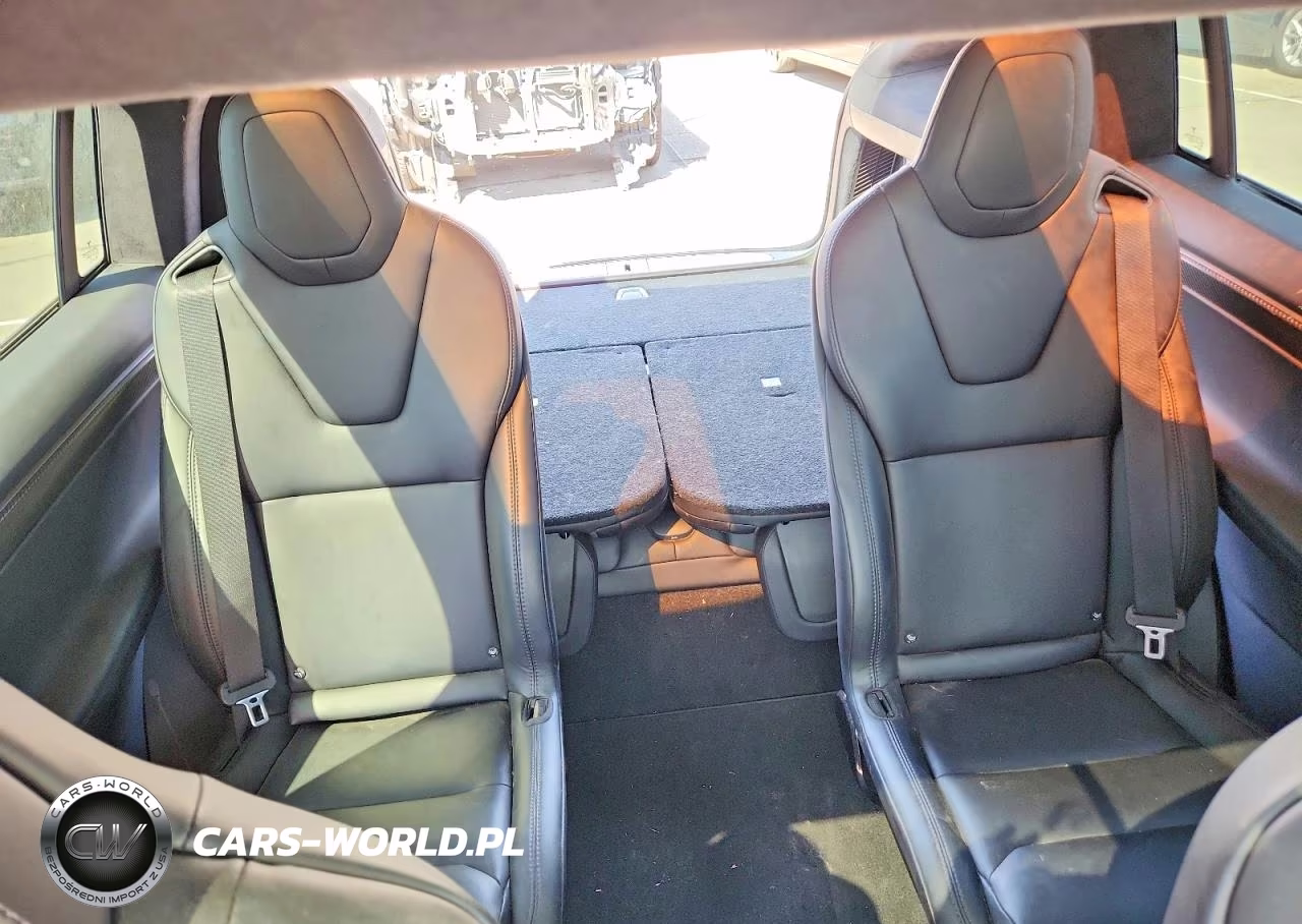 2018 Tesla Model X VIN:5YJXCBE26JF116009 - 11