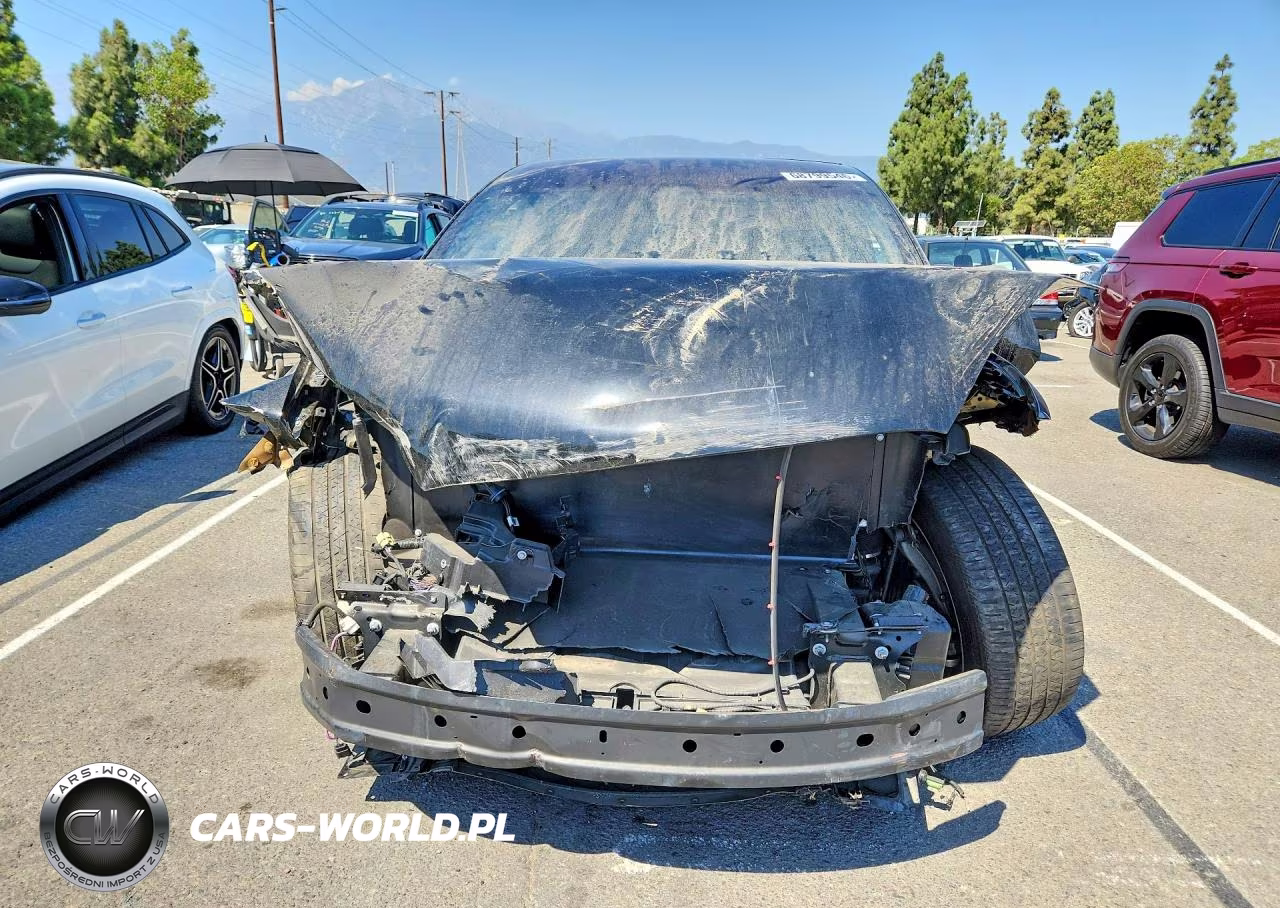 2018 Tesla Model X VIN:5YJXCBE26JF116009 - 5
