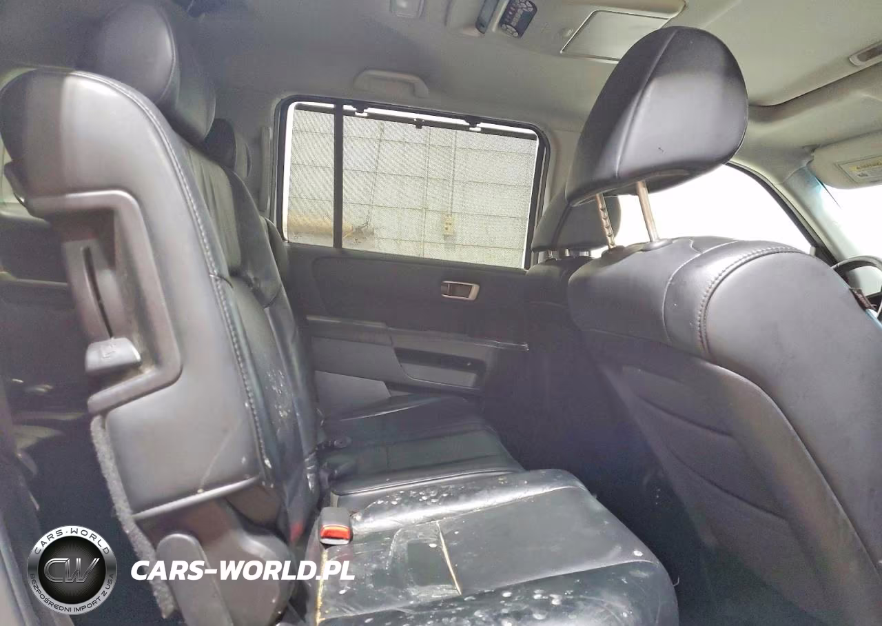 2011 Honda Pilot Touring VIN:5FNYF4H92BB061107 - 11