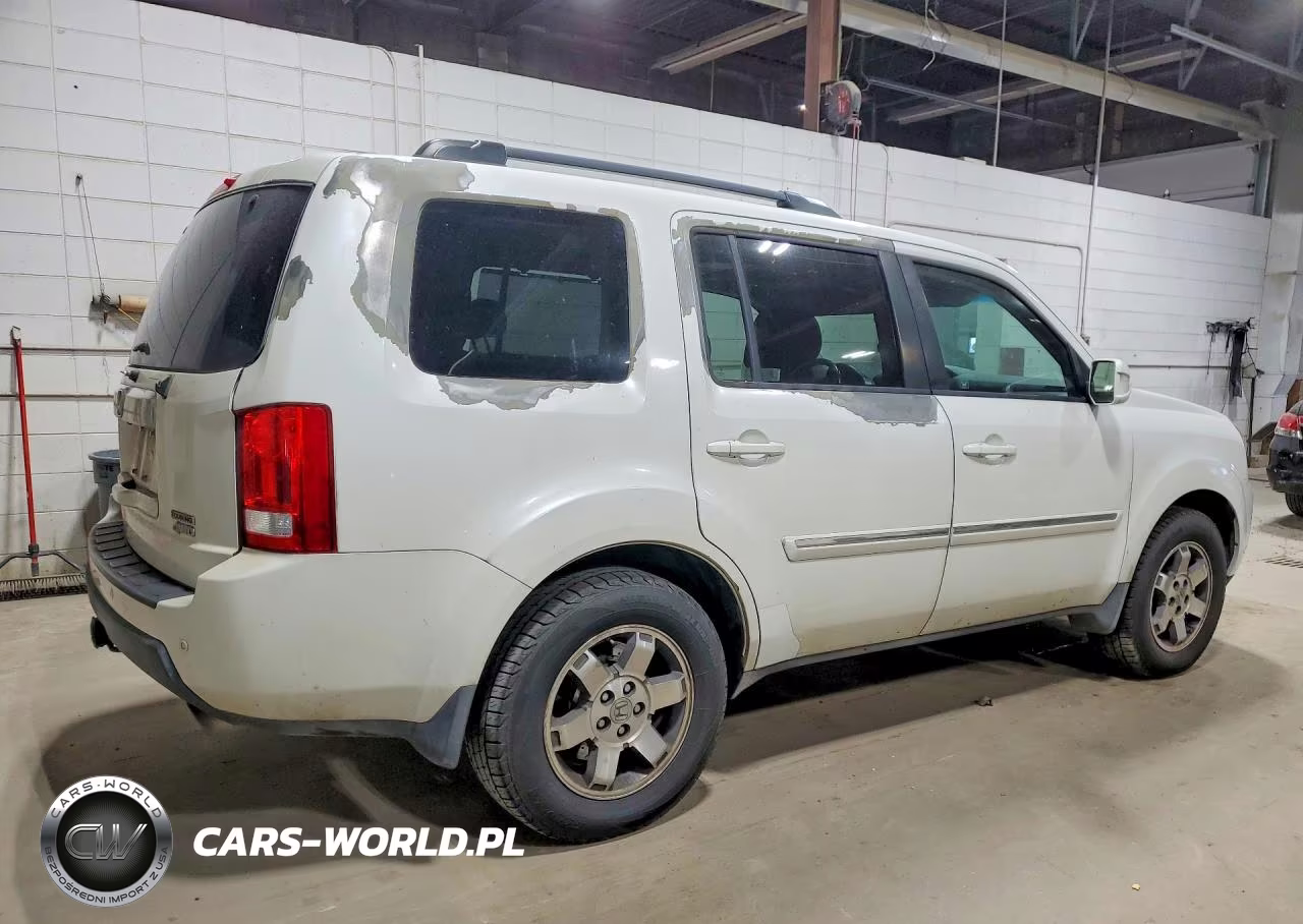 2011 Honda Pilot Touring VIN:5FNYF4H92BB061107 - 3