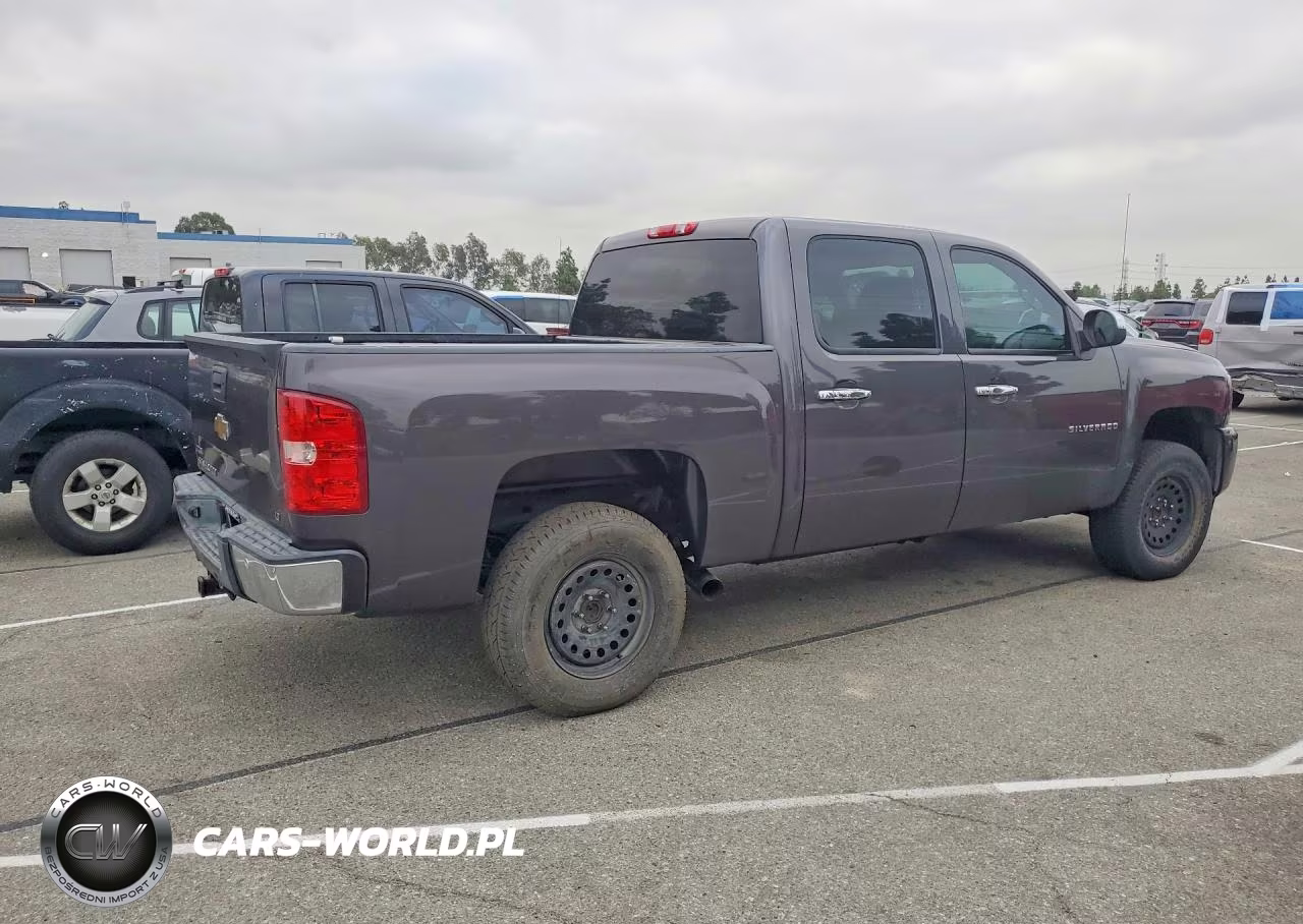 2011 Chevrolet Silverado C1500 Lt VIN:3GCPCSE02BG162981 - 3