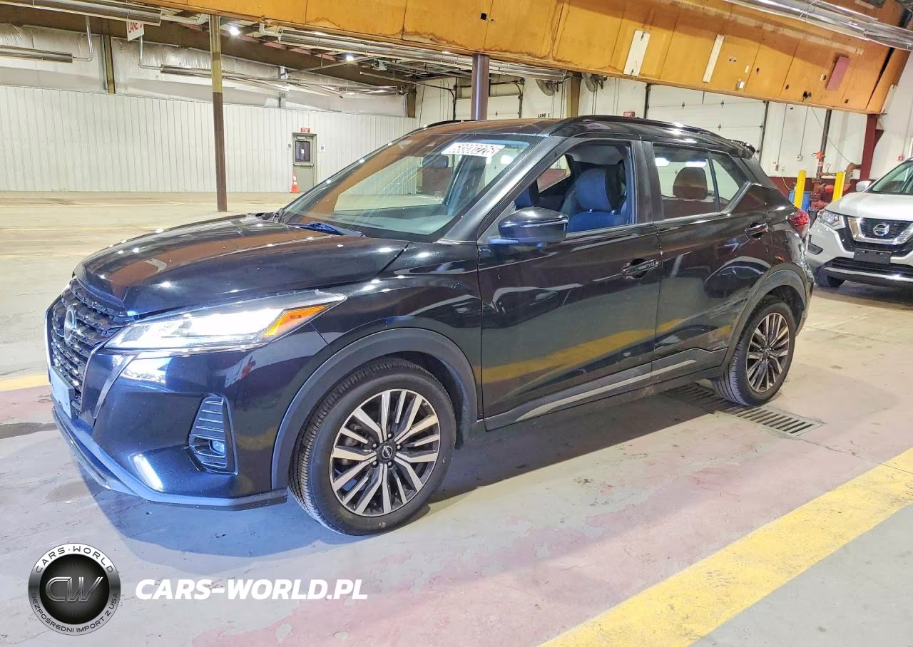 2022 Nissan Kicks Sr