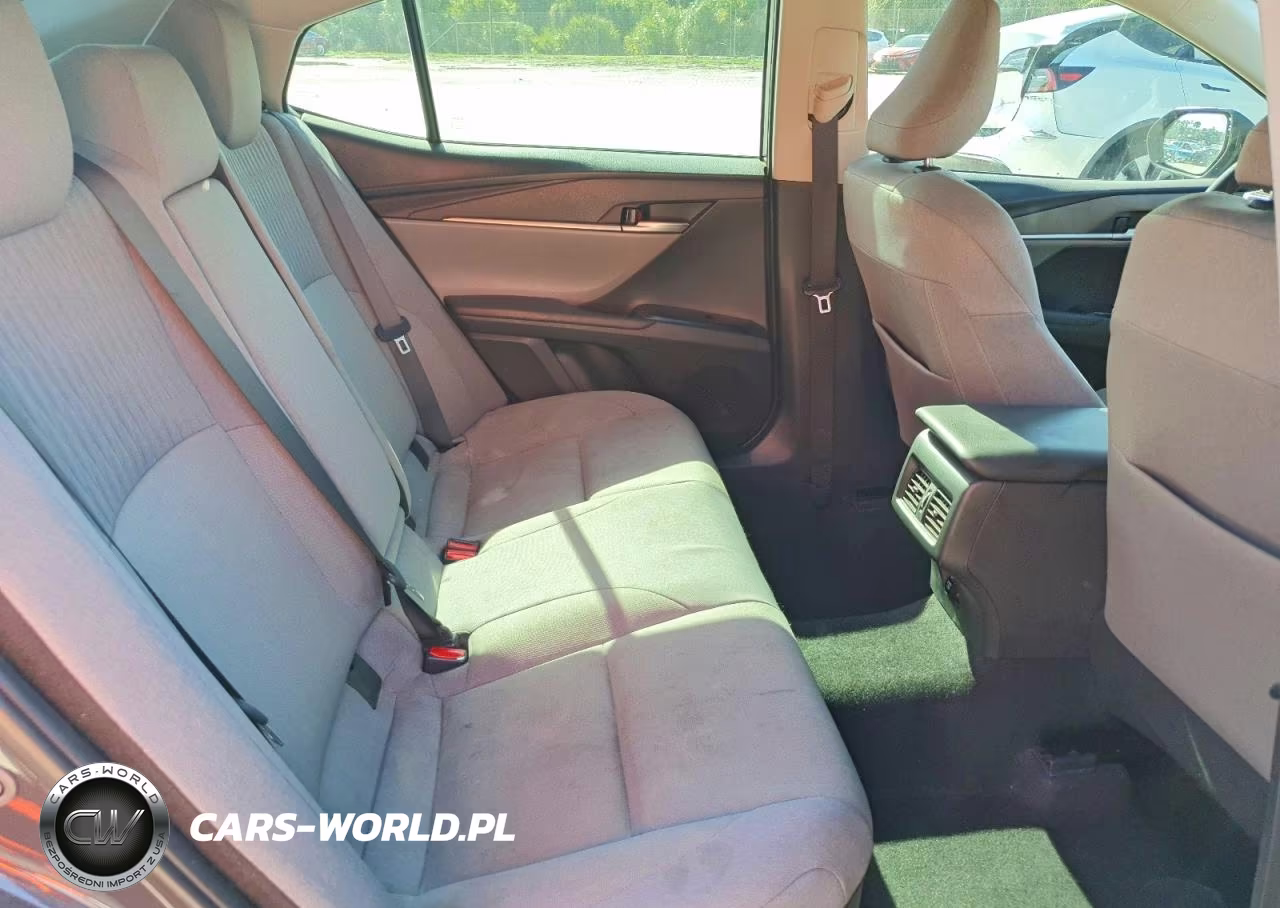 2025 Toyota Camry Le VIN:4T1DAACK1SU002865 - 10