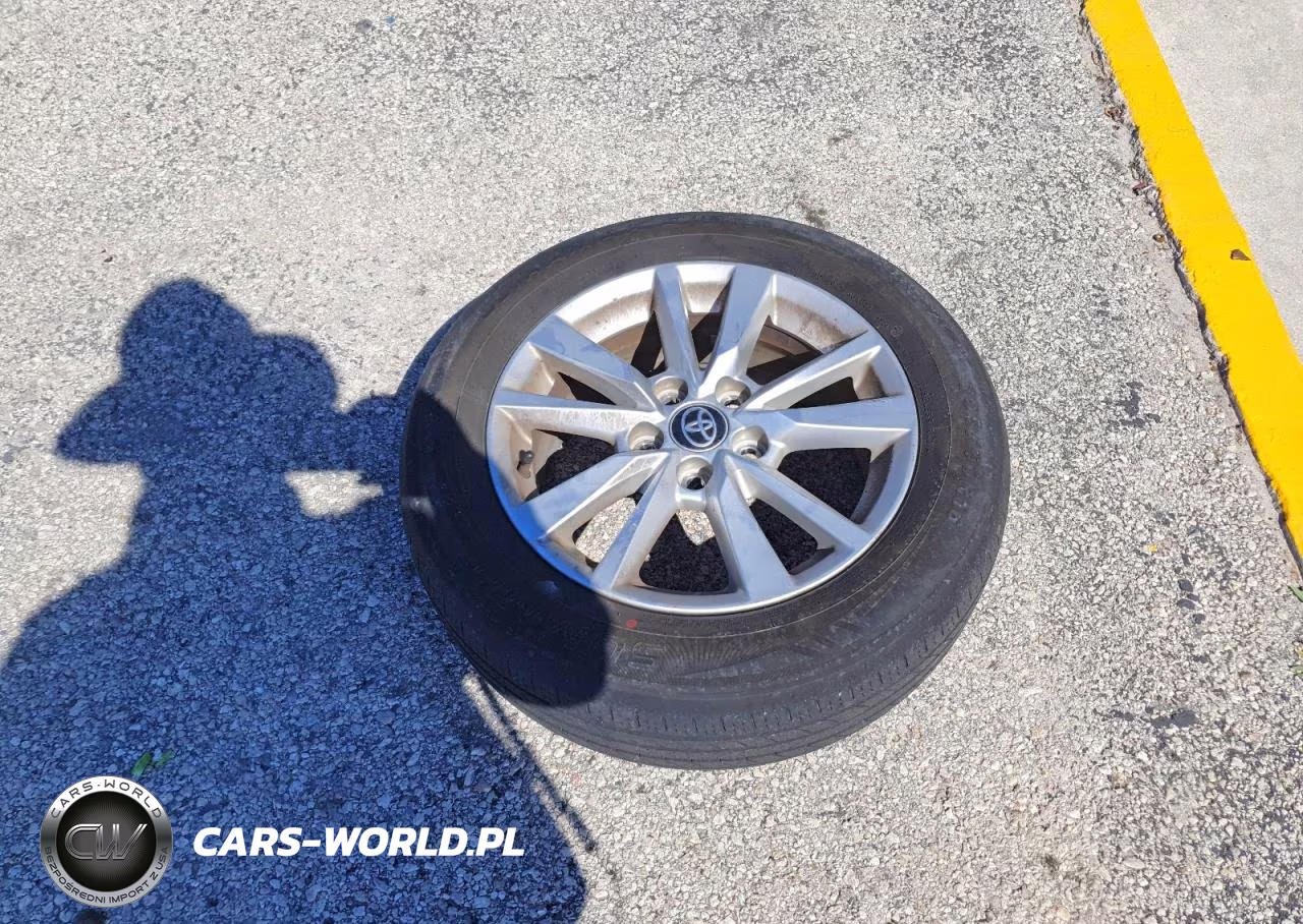 2025 Toyota Camry Le VIN:4T1DAACK1SU002865 - 12