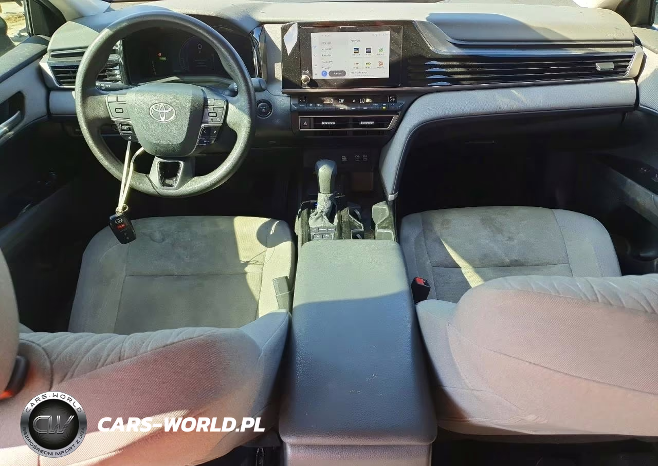 2025 Toyota Camry Le VIN:4T1DAACK1SU002865 - 8