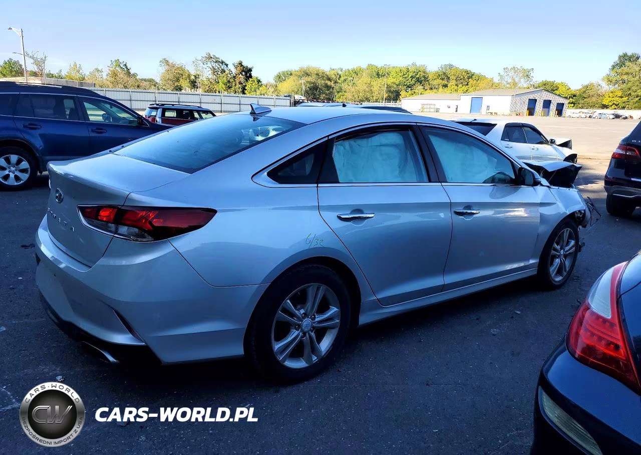 2018 Hyundai Sonata Sel+ VIN:5NPE34AF7JH727681 - 3