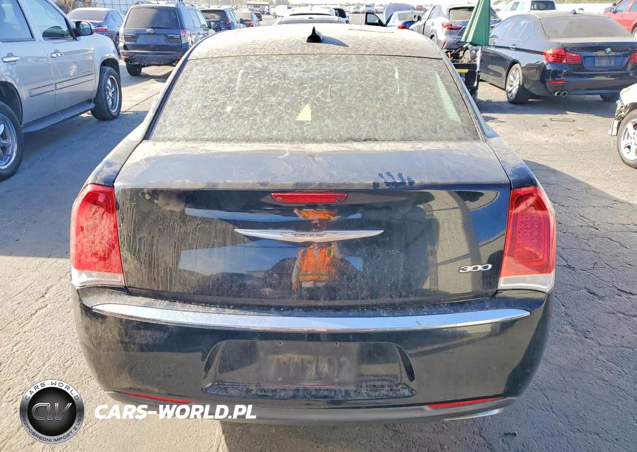 2017 Chrysler 300 Limited VIN:2C3CCAAGXHH599653 - 6