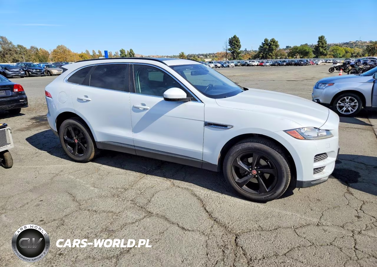 2018 Jaguar F-Pace Prestige VIN:SADCK2FN5JA243289 - 4