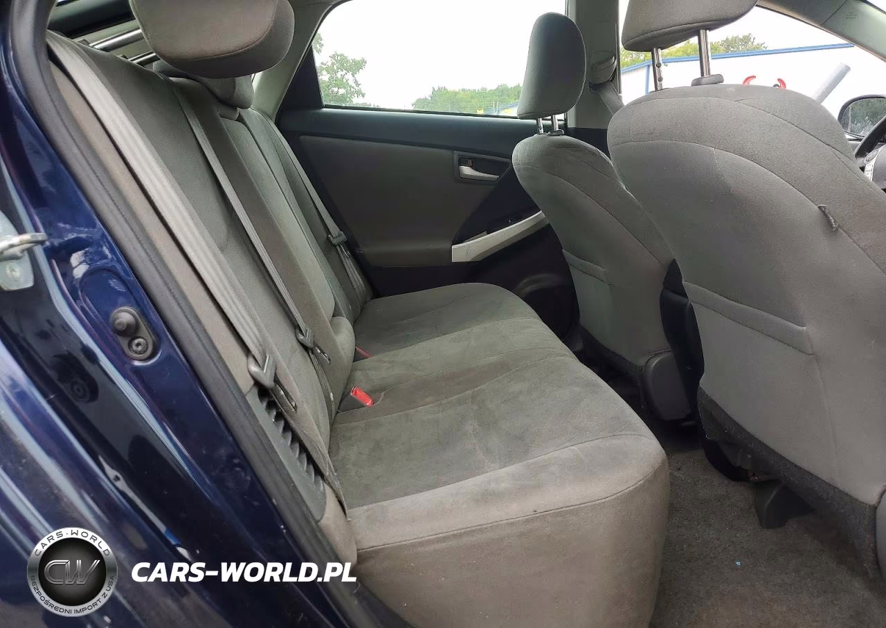 2015 Toyota Prius Two VIN:JTDKN3DU3F0436522 - 10