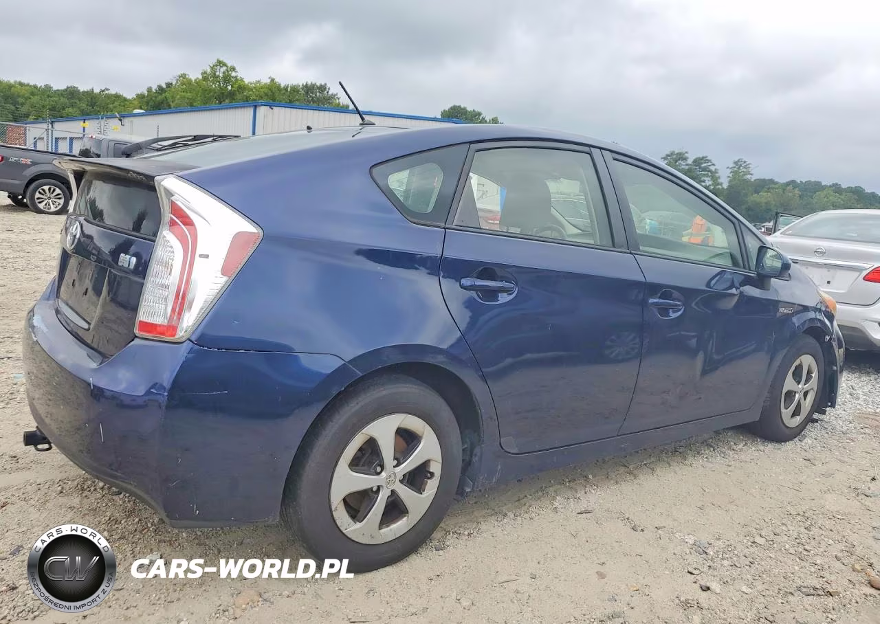 2015 Toyota Prius Two VIN:JTDKN3DU3F0436522 - 3