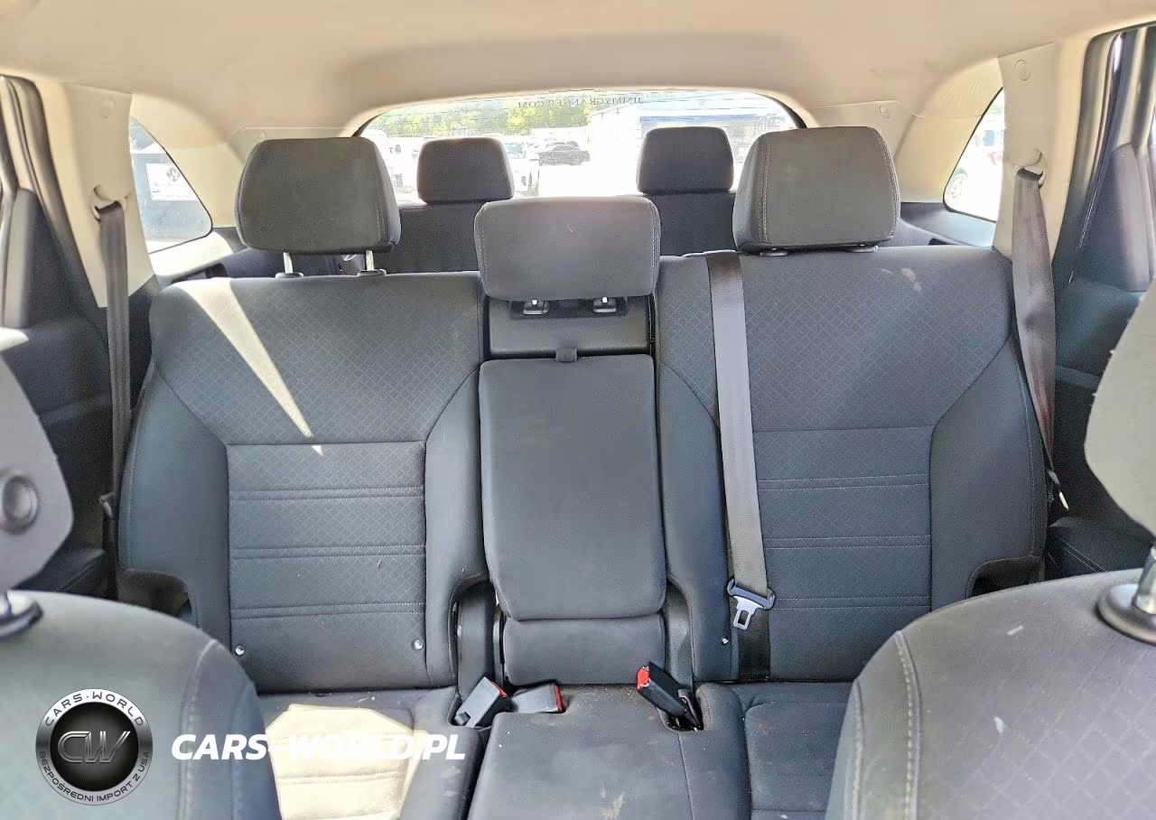2020 Kia Sorento L VIN:5XYPG4A33LG668870 - 10