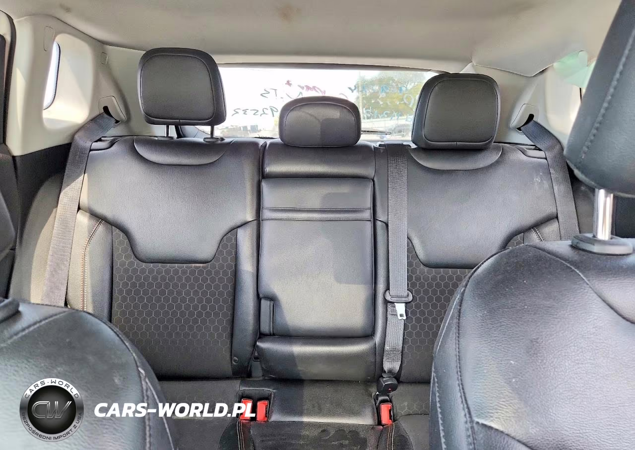 2018 Jeep Compass Latitude VIN:3C4NJDBB7JT192532 - 10
