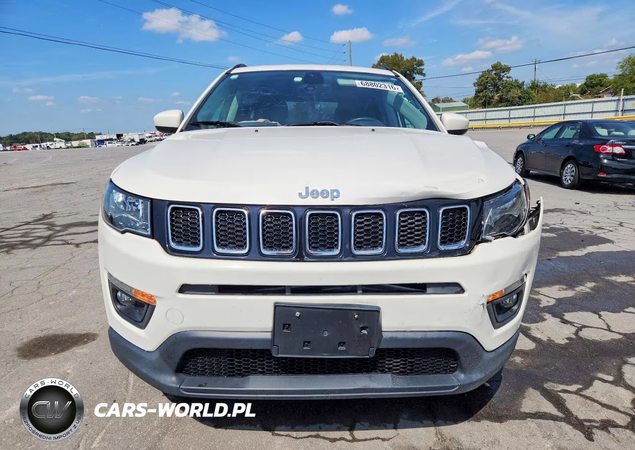 2018 Jeep Compass Latitude VIN:3C4NJDBB7JT192532 - 5