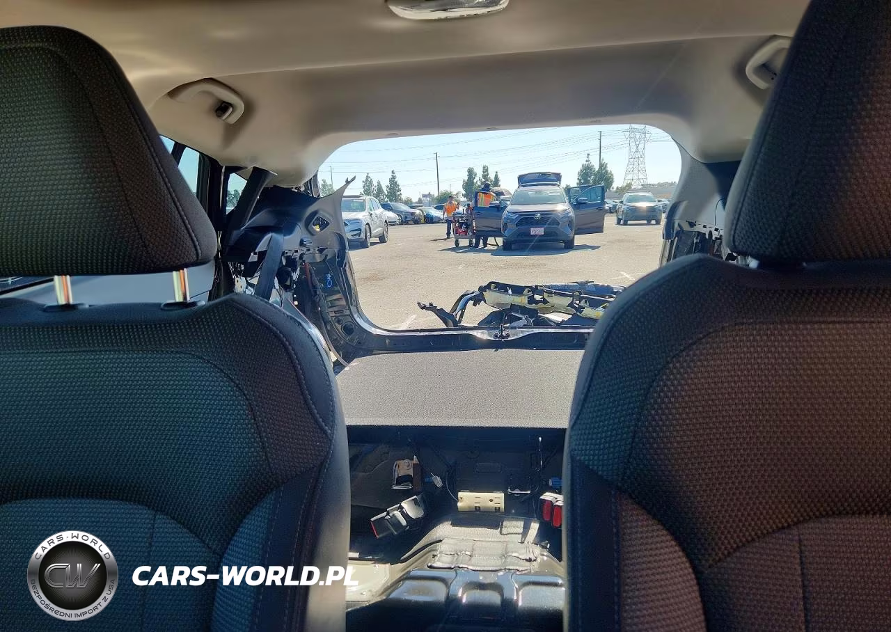 2024 Subaru Crosstrek Premium VIN:JF2GUADC4RH915463 - 10
